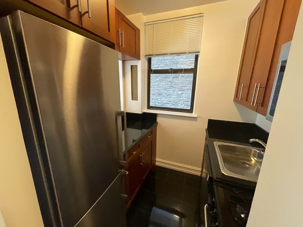 171 East 83rd Street - Photo 3