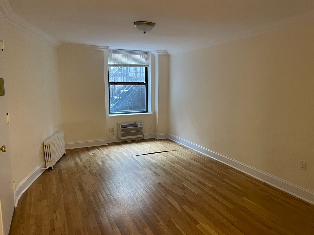 210 East 83rd Street - Photo 8