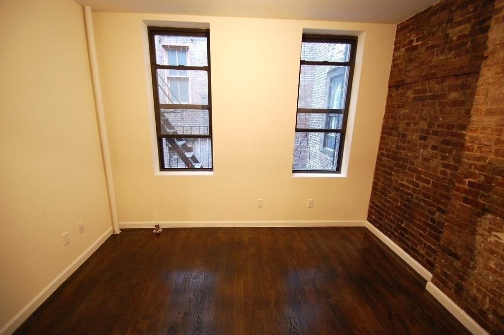 164 Ludlow Street - Photo 1