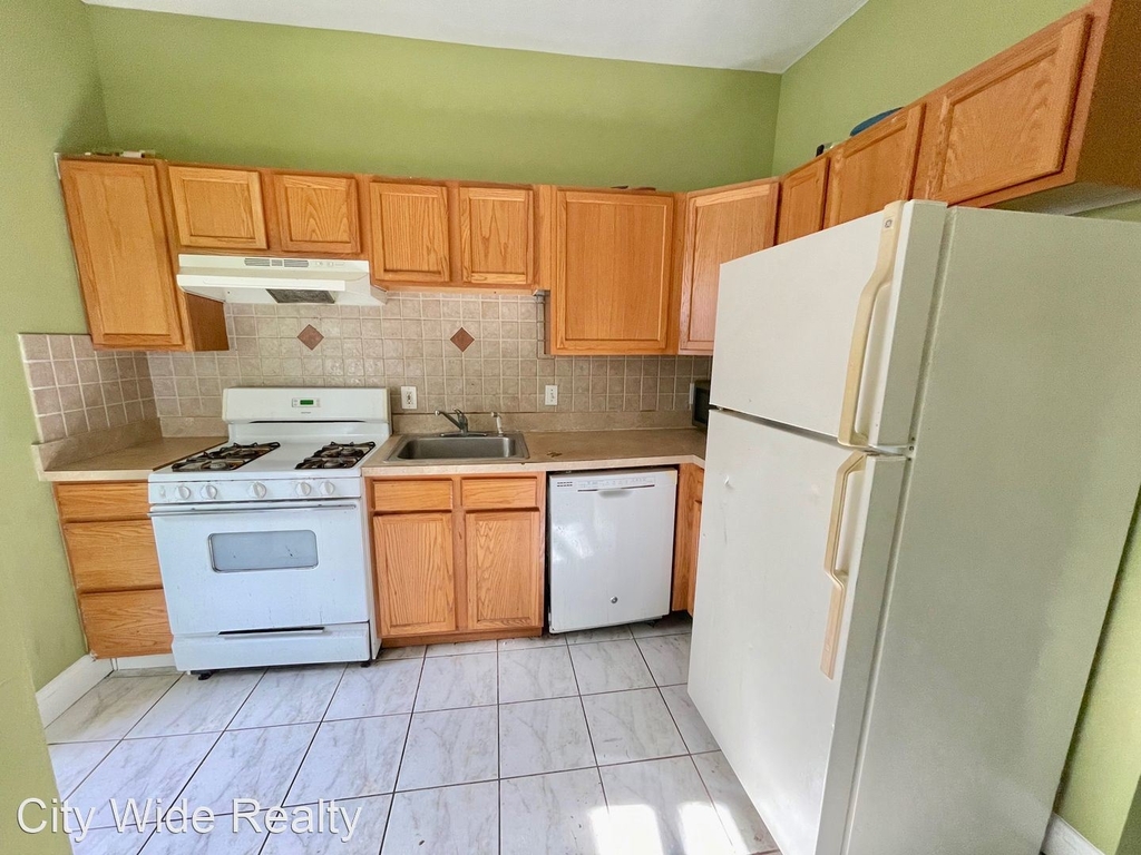 415 N Preston Street - Photo 2