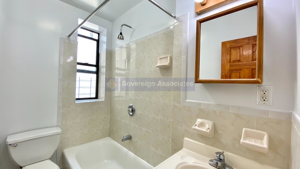 10 Adrian Avenue - Photo 9