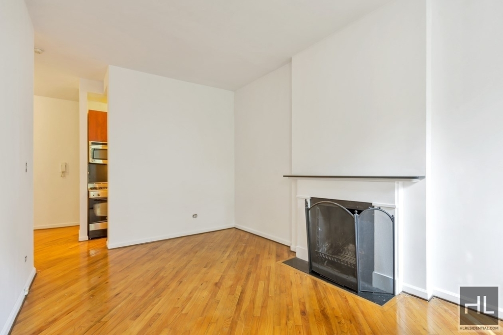 East 84 Street - Photo 1