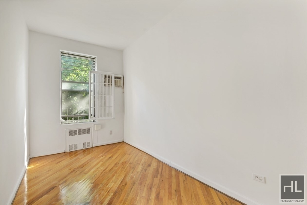 East 84 Street - Photo 2