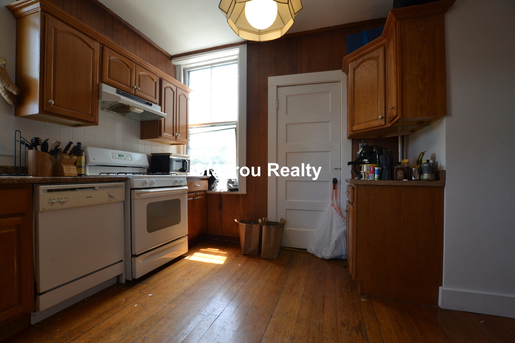 1676 Beacon St. - Photo 11