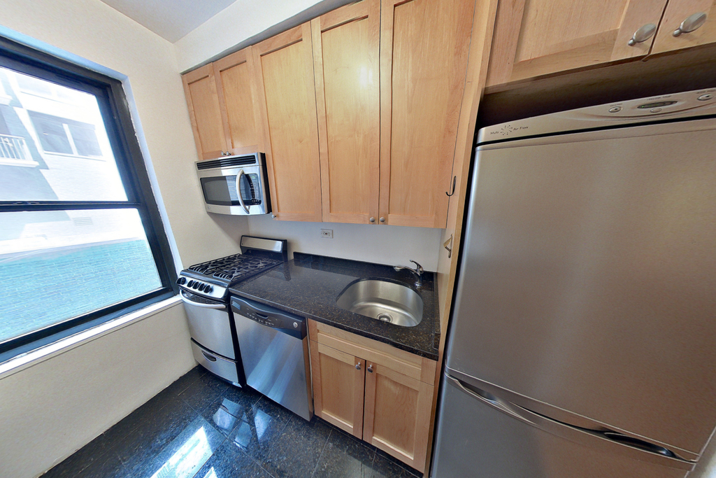 141 East 56th Street - Photo 4