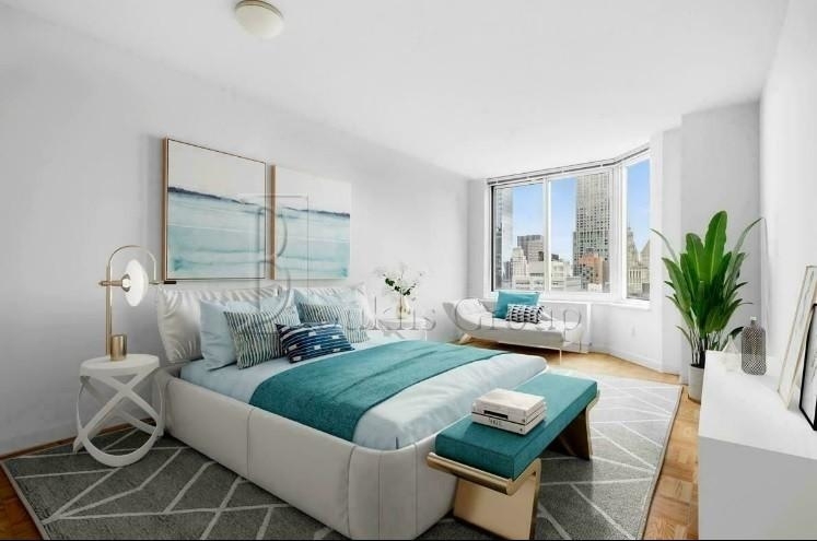 TRUE 1 Bed / Convertible 2 - Laundry IN Unit - Amazing Building - Close to Subways - Pet Friendly - Photo 1