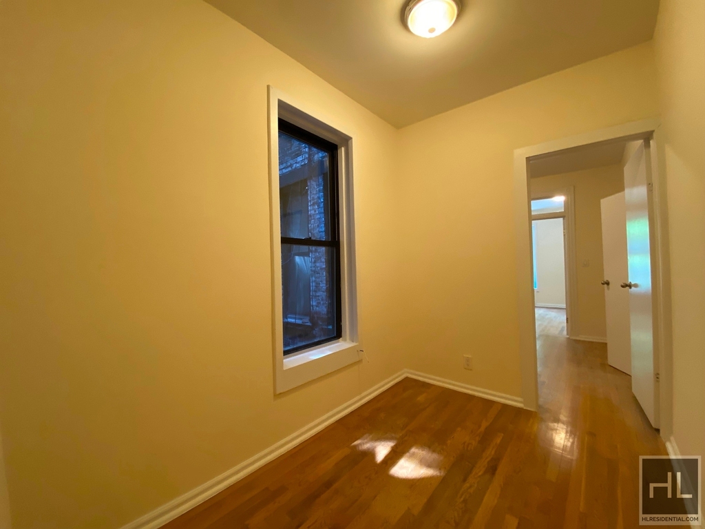 East 83 Street - Photo 5