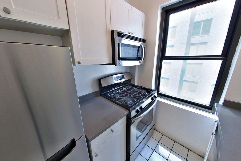 141 East 56th Street - Photo 4