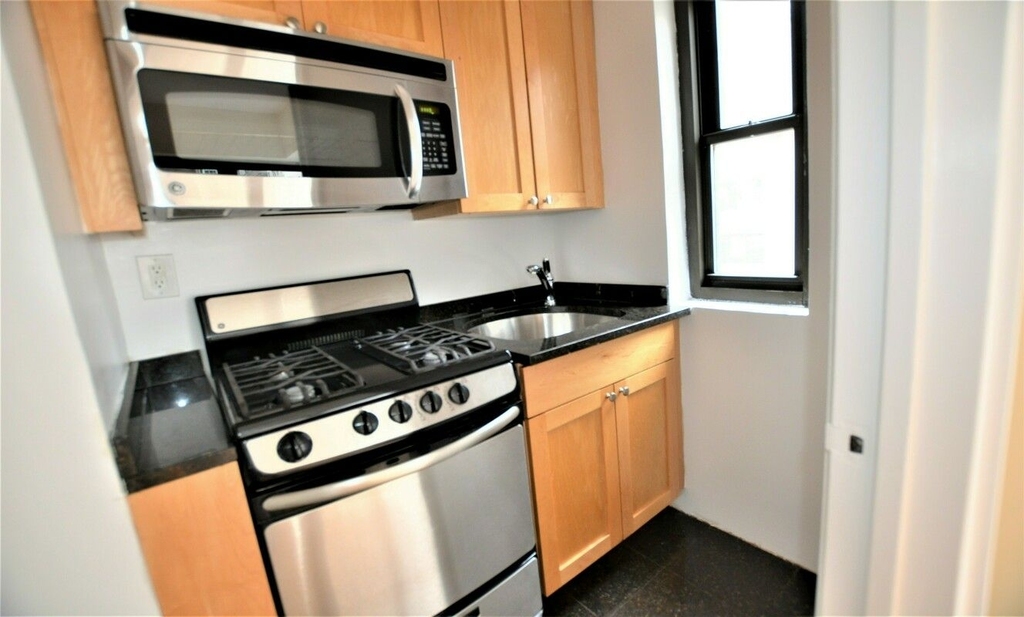 141 East 56th Street - Photo 2