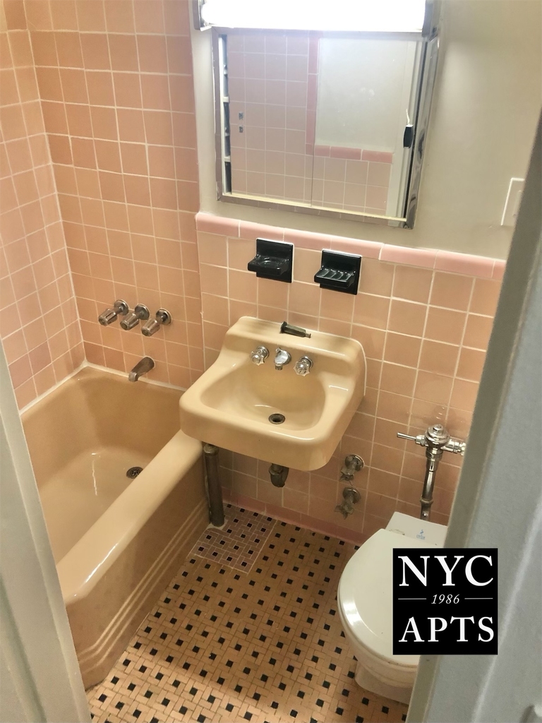 345 East 72nd Street - Photo 6