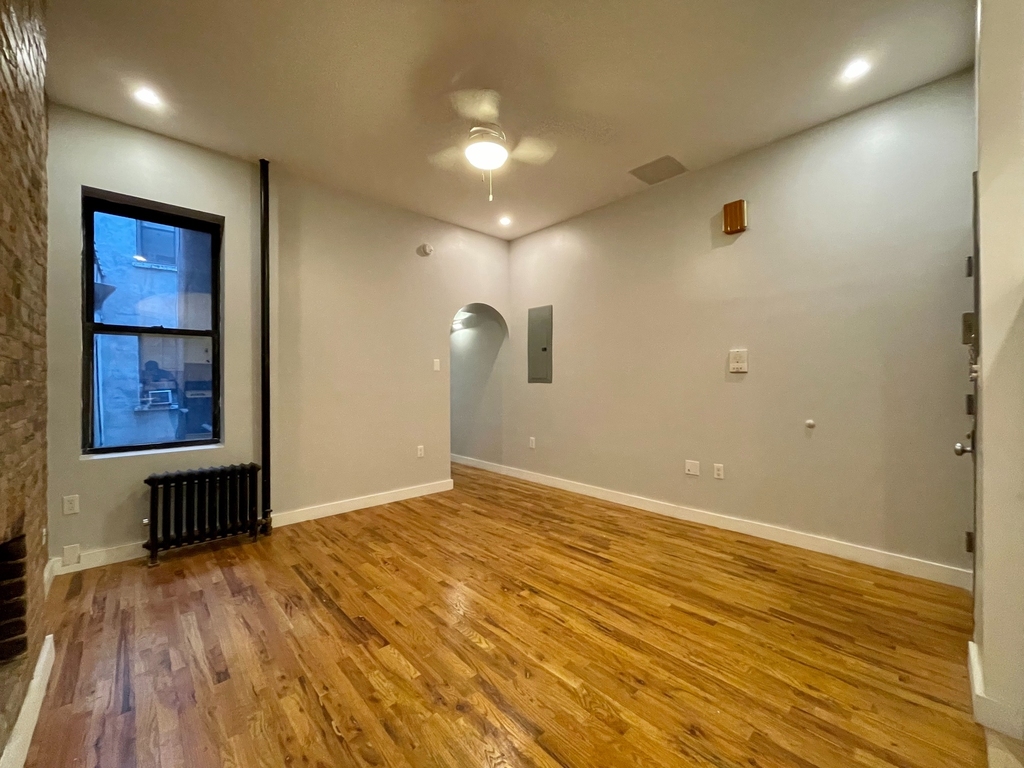 1703 Lexington Avenue - Photo 4