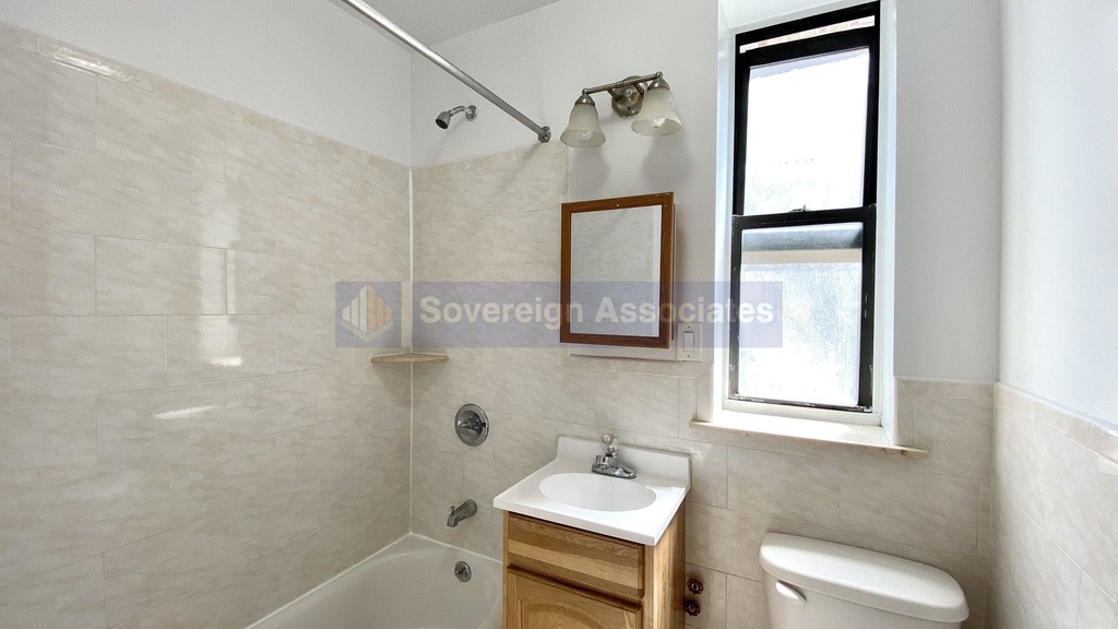 10 Adrian Avenue - Photo 7