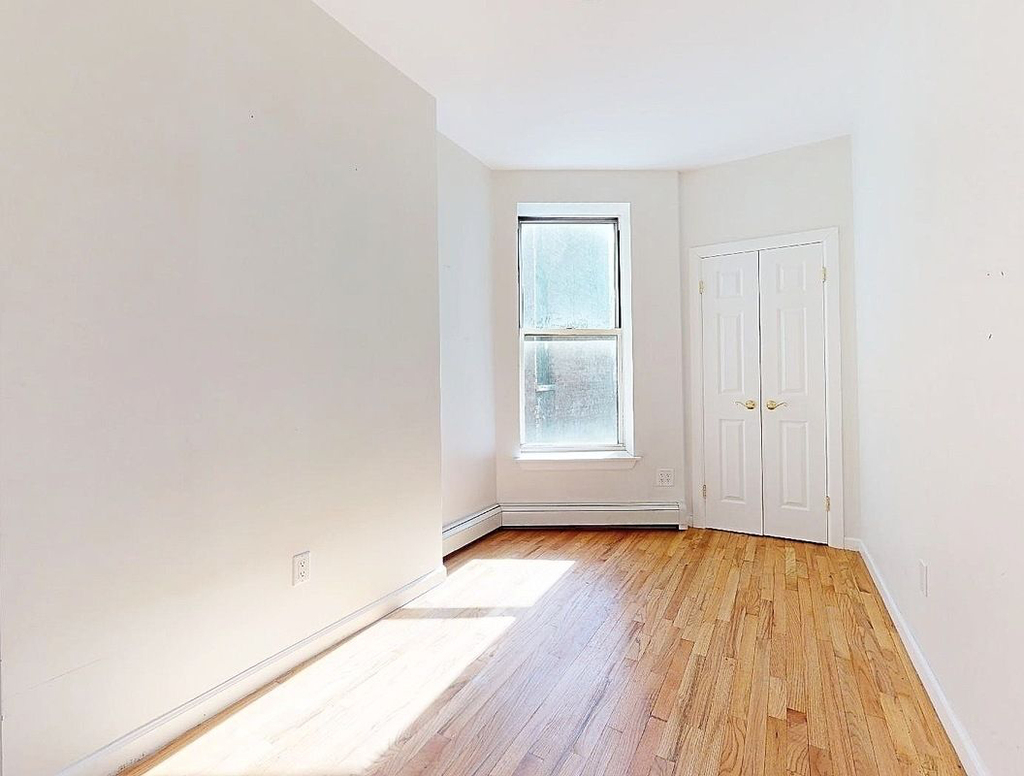 370 West 127th Street - Photo 4