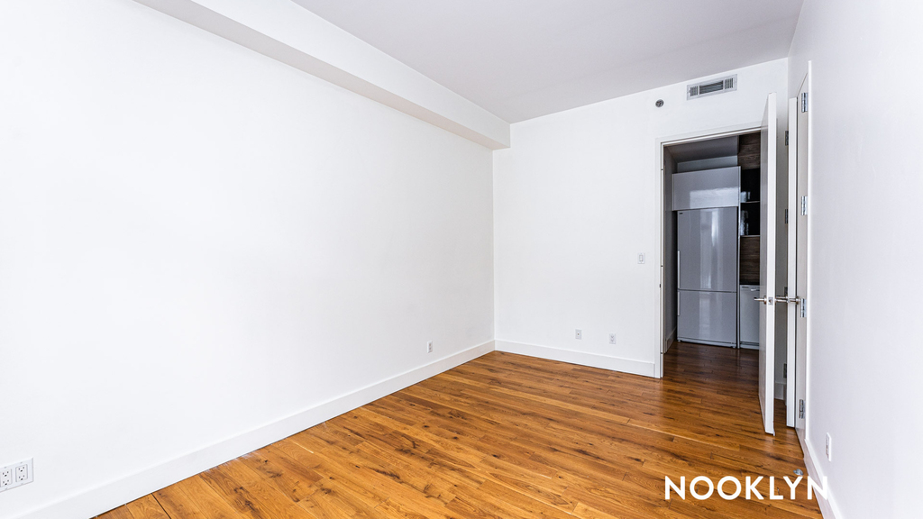 73 Montrose Avenue - Photo 6