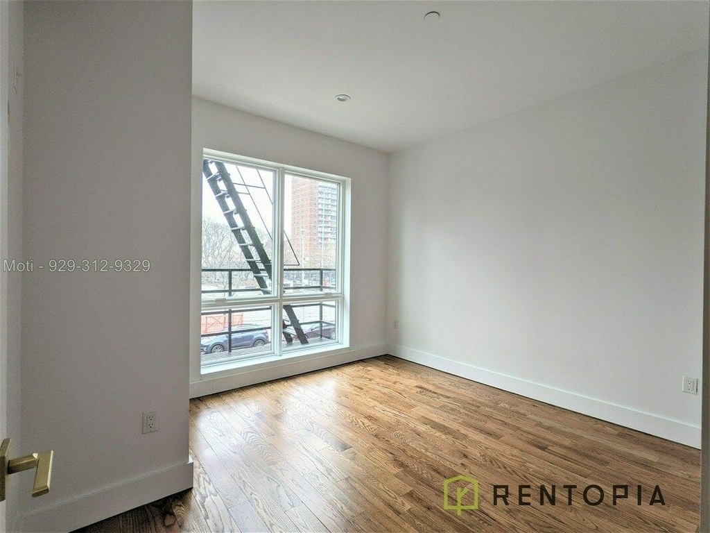 59 Montrose Avenue - Photo 5