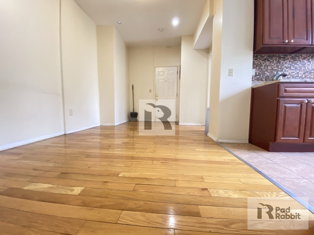 660 Rogers Avenue - Photo 4