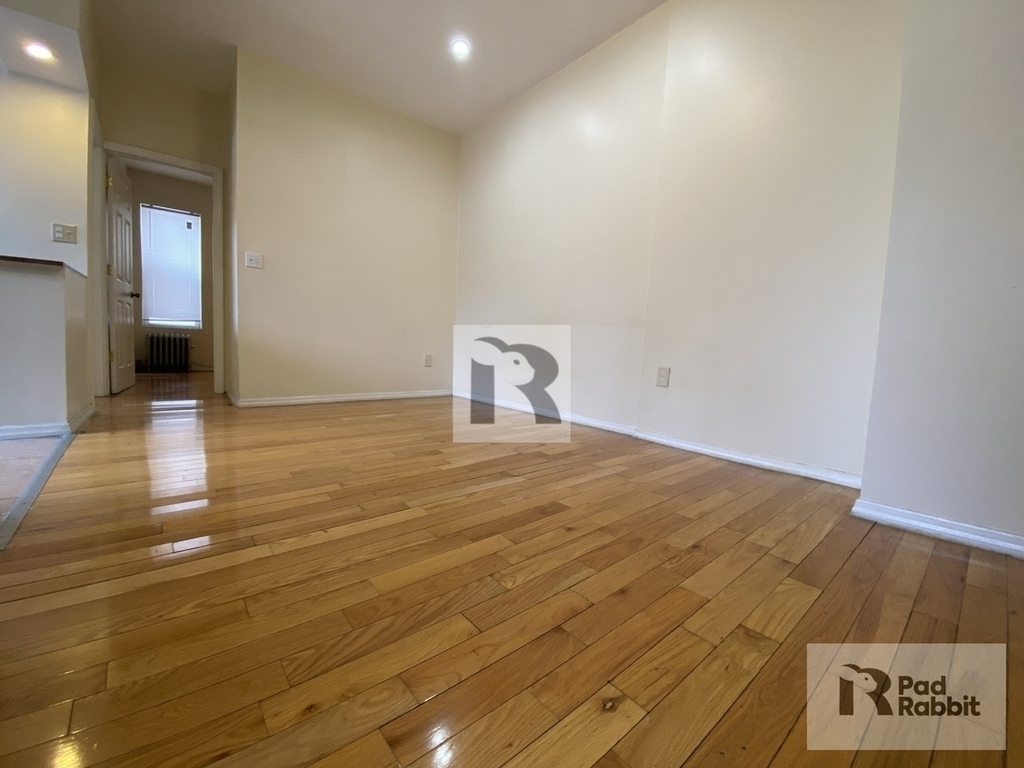 660 Rogers Avenue - Photo 3