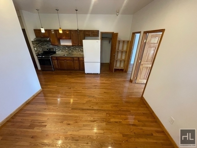 301 Franklin Avenue - Photo 1