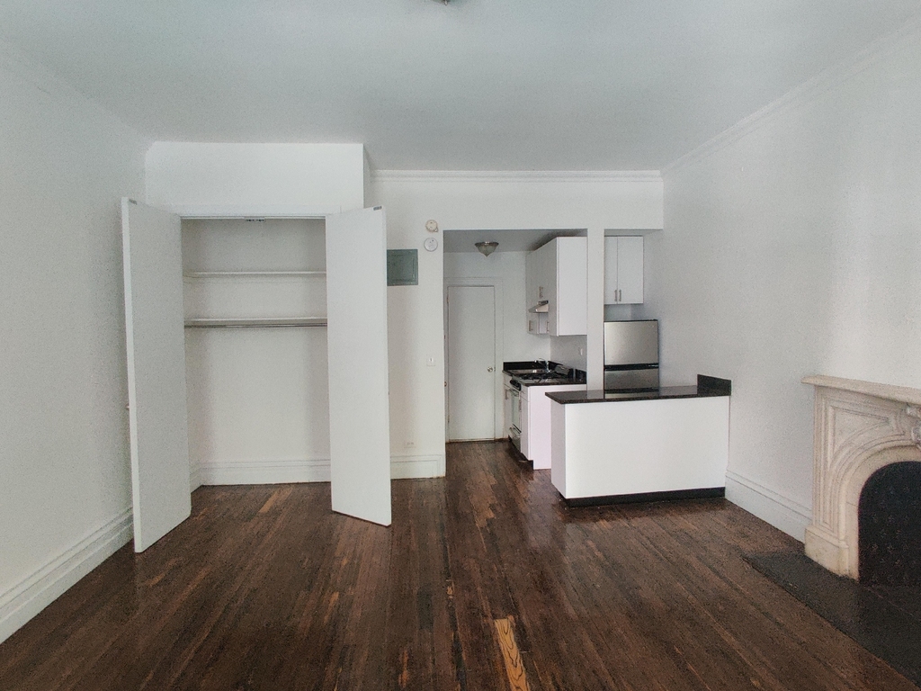 5th Ave/64 - Photo 2