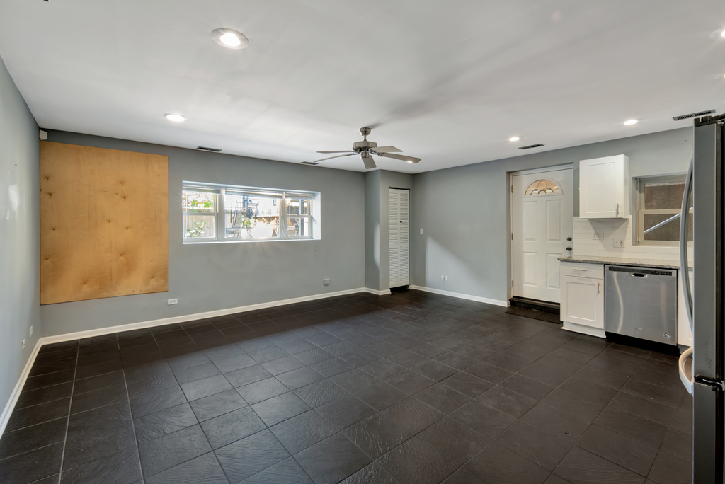 1327 West Walton Street - Photo 6