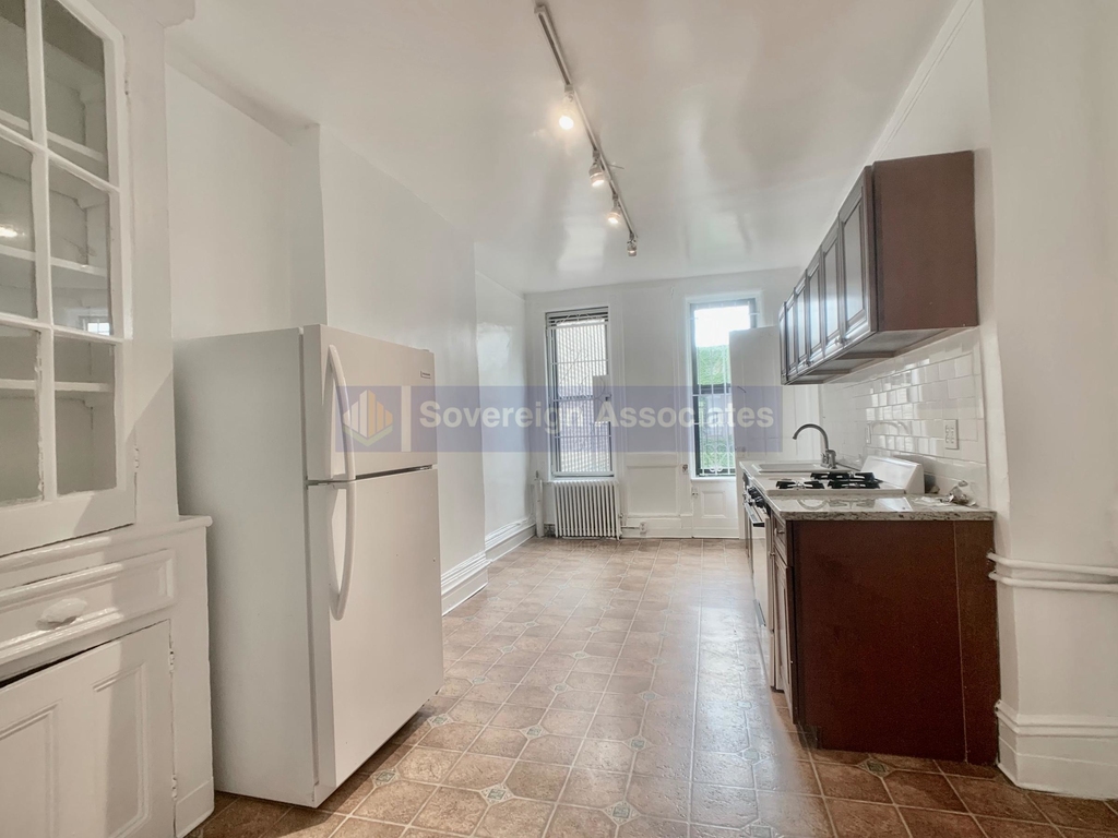 516 East 84th Street - Photo 6