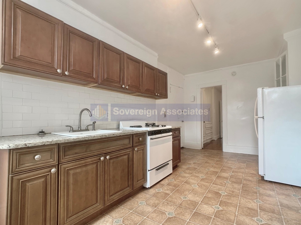 516 East 84th Street - Photo 7