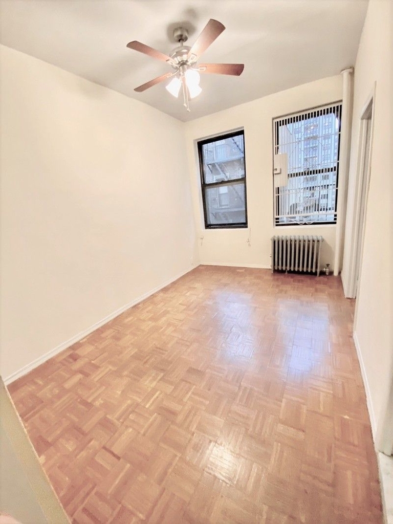 321 East 85th Street - Photo 4