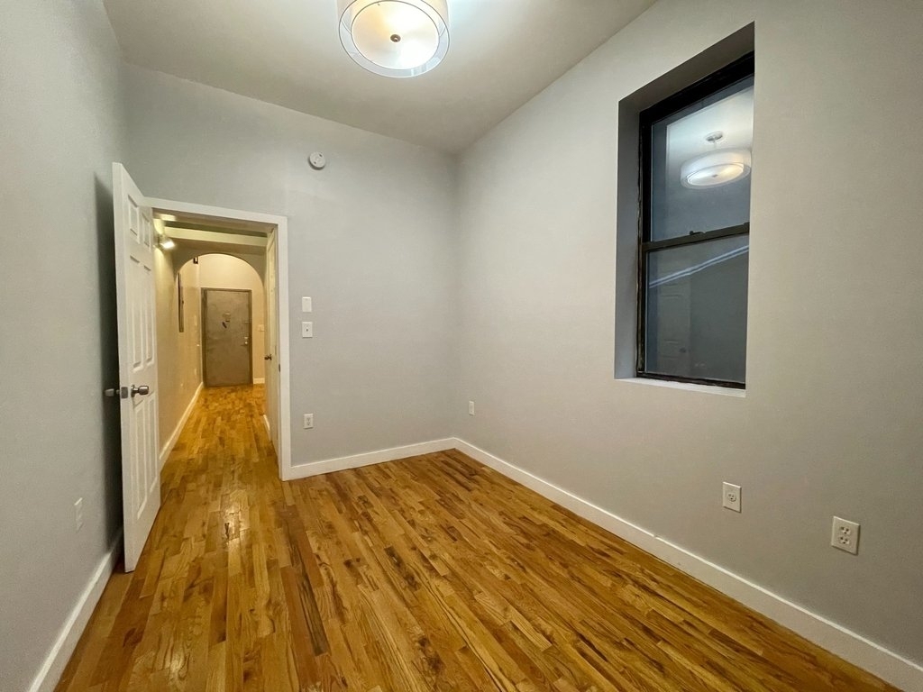 1667 Lexington Avenue - Photo 9