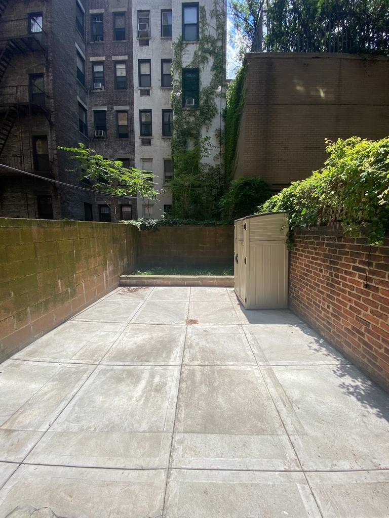 114 West 69th Street - Photo 11