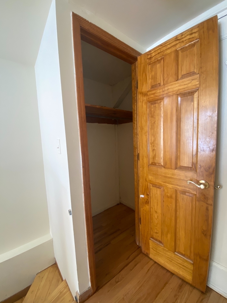 114 West 69th Street - Photo 4