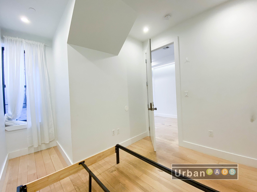 1321 Bedford Avenue - Photo 2