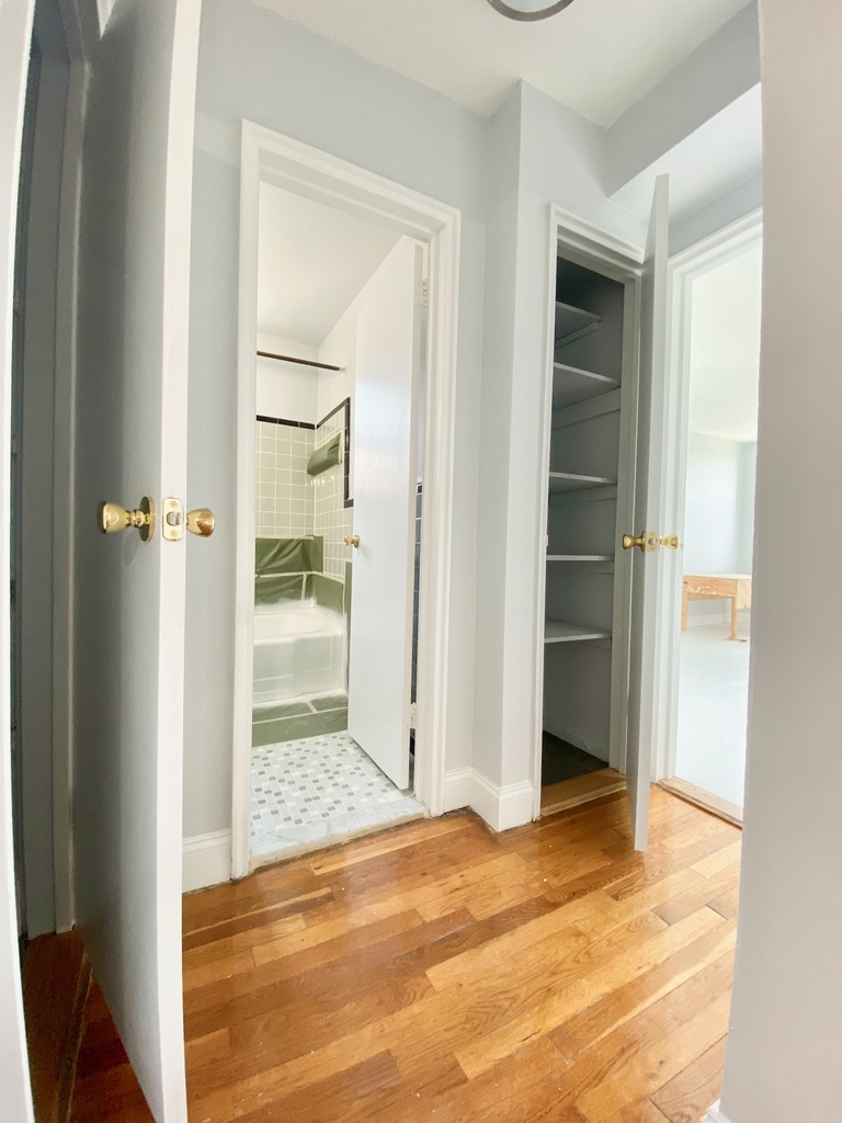 130 East 18th Street - Photo 6