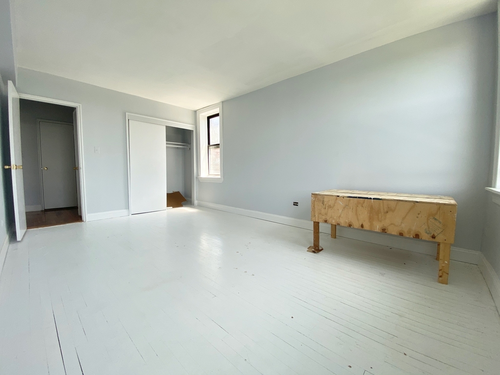 130 East 18th Street - Photo 9