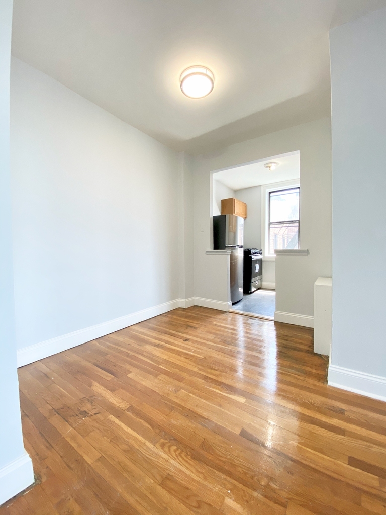 130 East 18th Street - Photo 2