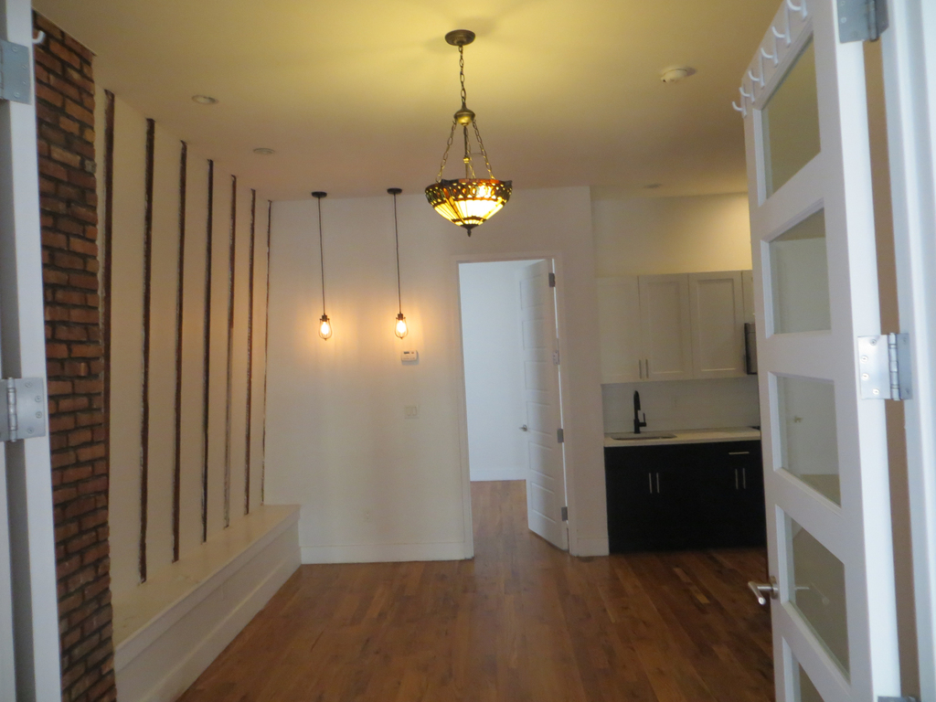 132 New York Avenue - Photo 2