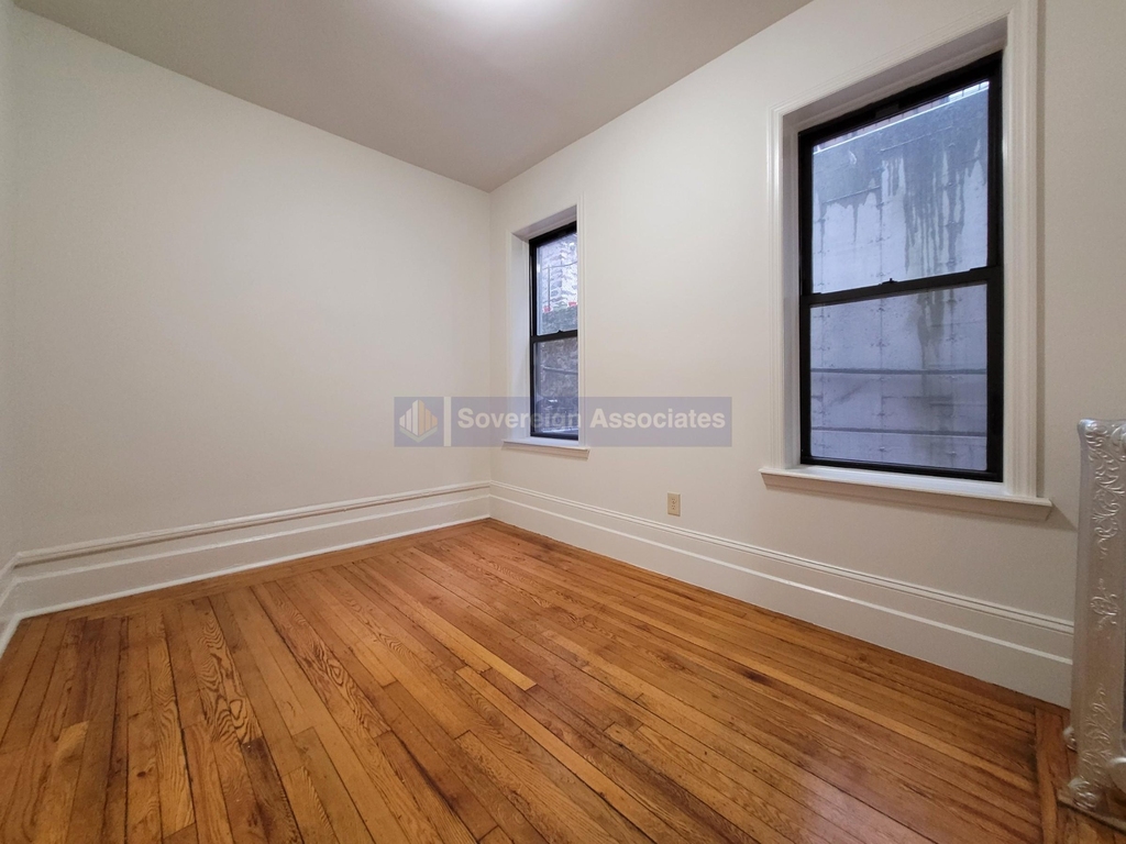 81 Cabrini Boulevard - Photo 9