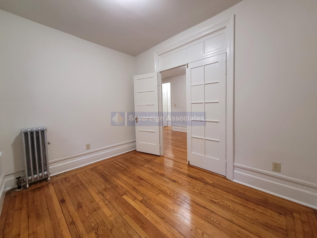 81 Cabrini Boulevard - Photo 8