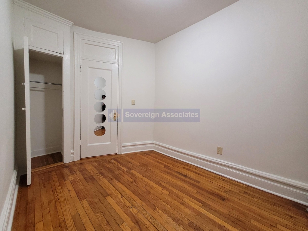 81 Cabrini Boulevard - Photo 6