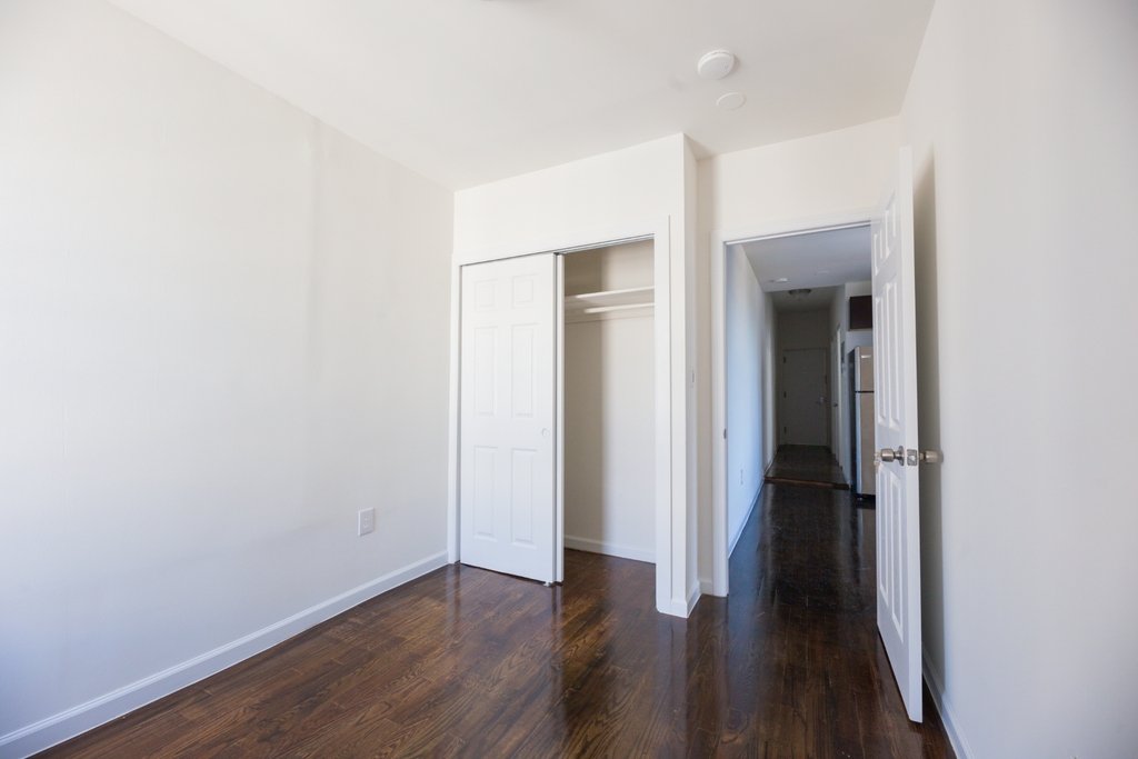 879 Dekalb Avenue - Photo 3