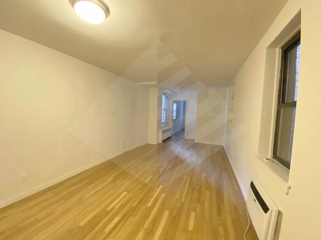 104 East 31st Street - Photo 3