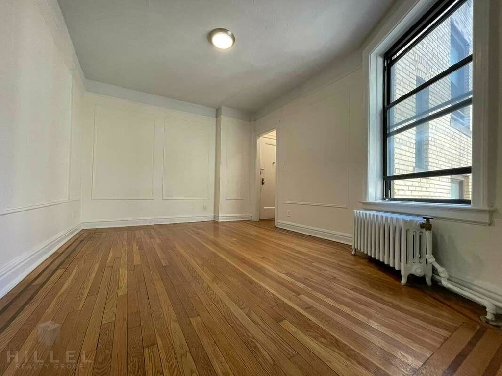 25-21 31st Ave. - Photo 2