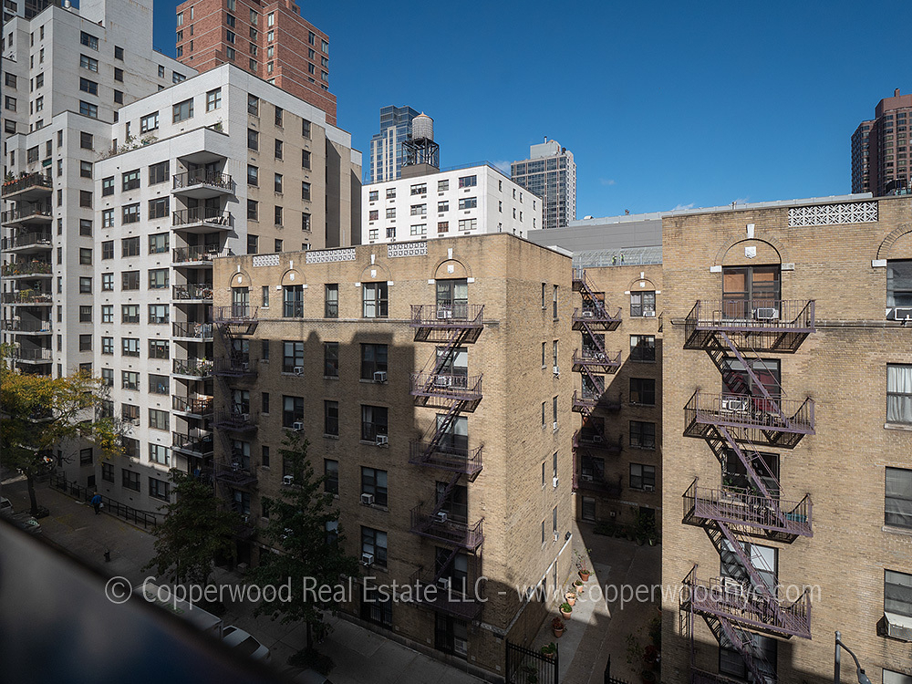 East 89th Street - Photo 7