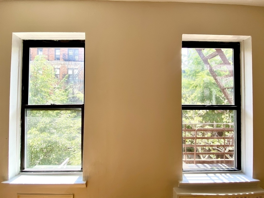 521 East 82nd Street - Photo 3