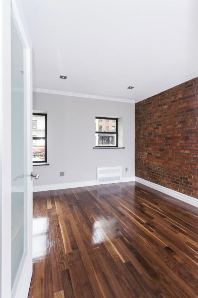 321 East 10th Street - Photo 5