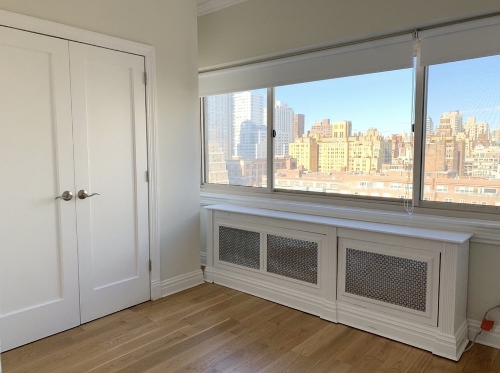 360 East 65th Street - Photo 6