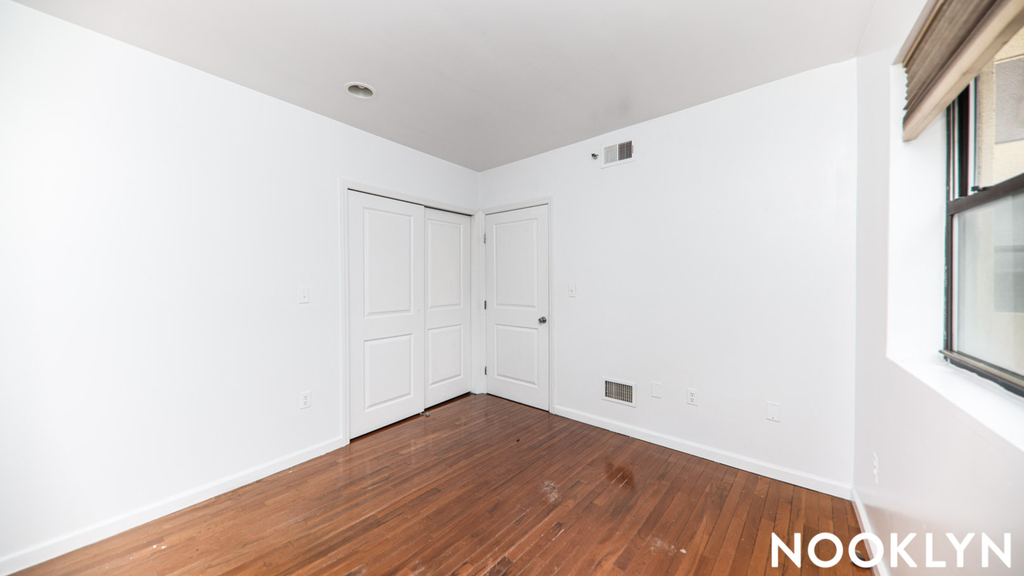 1086 Broadway - Photo 7