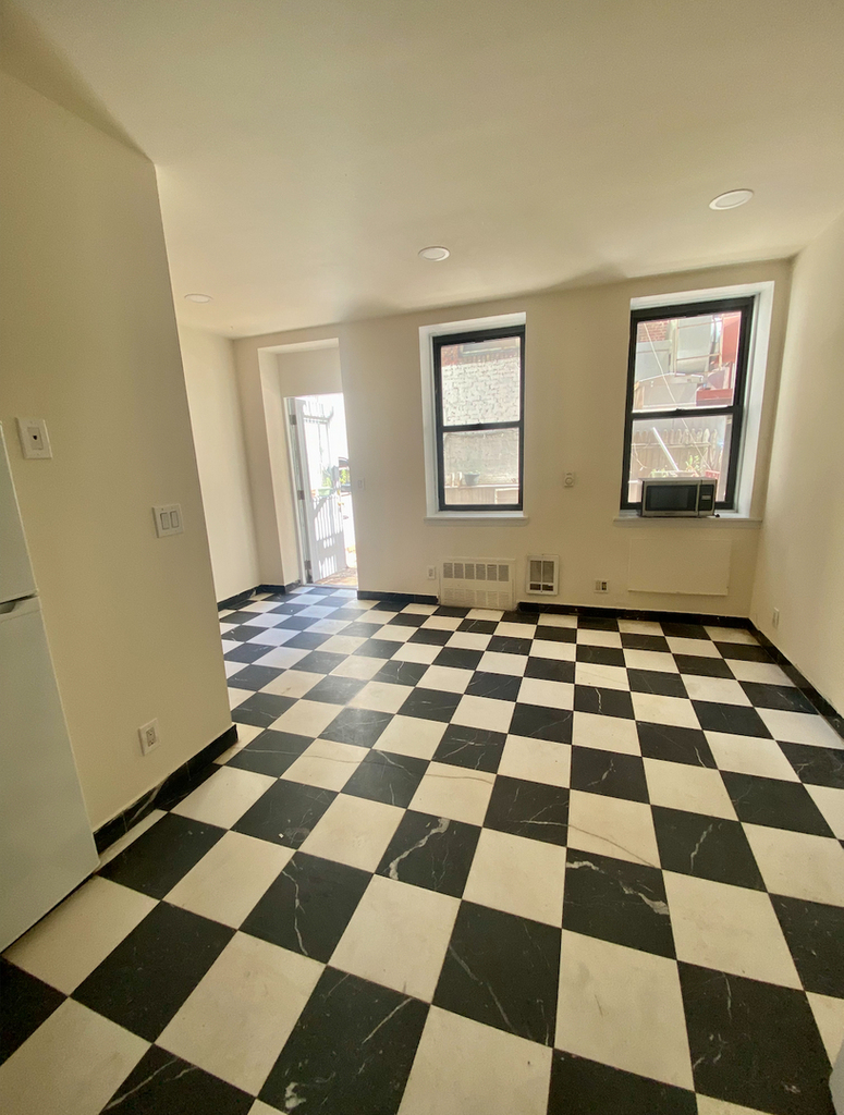 233 East 50th Street - Photo 1