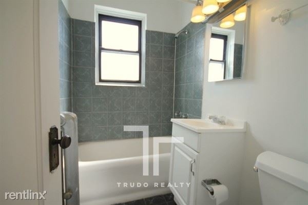 4851 N Damen Ave - Photo 2