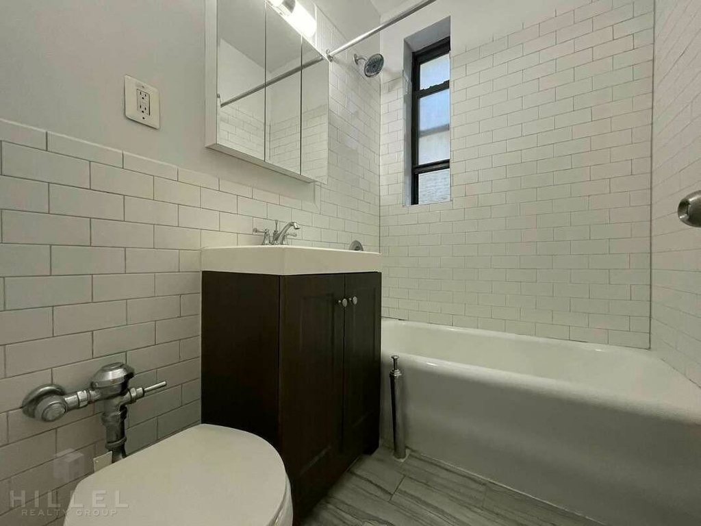 25-21 31st Ave. - Photo 5