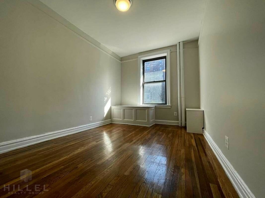 25-21 31st Ave. - Photo 3